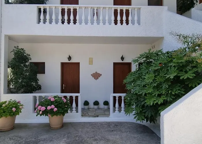 Olive Grove شقة شاطئ ميغالي أموس