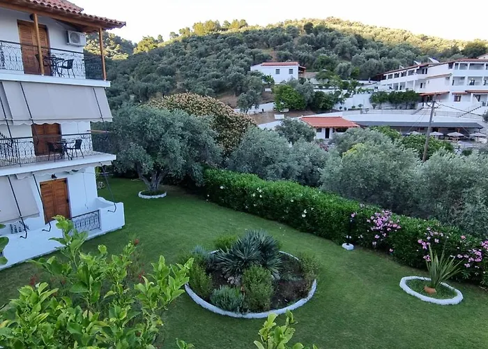 Olive Grove * شاطئ ميغالي أموس