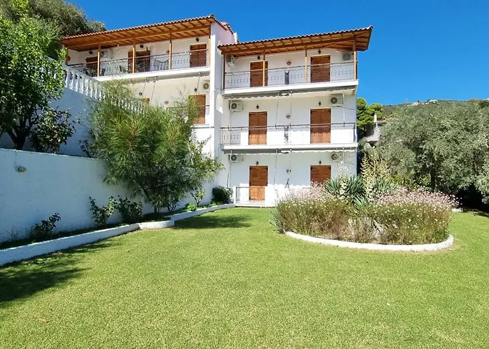 Olive Grove شاطئ ميغالي أموس