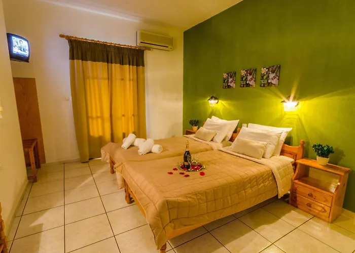 Olive Grove شقة شاطئ ميغالي أموس