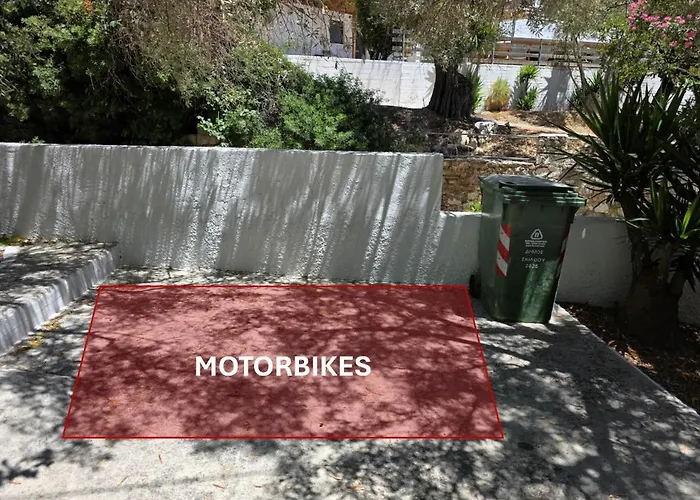 Olive Grove شاطئ ميغالي أموس